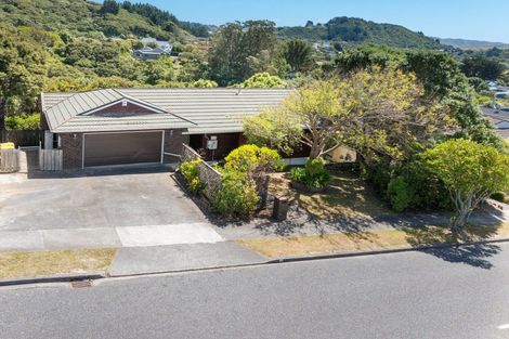 Photo of property in 22 Exploration Way, Whitby, Porirua, 5024