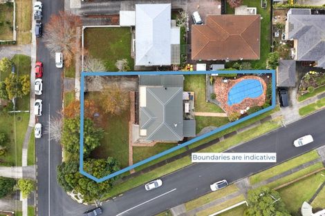 Photo of property in 5 Humphrey Kemp Avenue, Henderson, Auckland, 0612