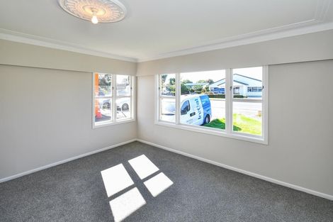 Photo of property in 1/72 Clevedon Road, Papakura, 2110
