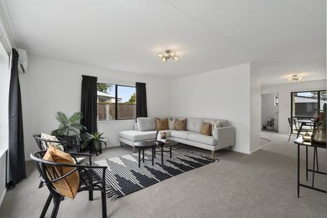 Photo of property in 69 Hillcrest Drive, Kelvin Grove, Palmerston North, 4414