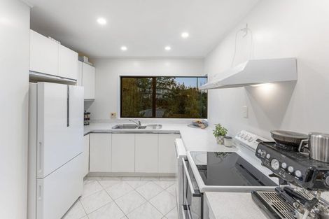 Photo of property in 2/18 Atlantis Place, Totara Vale, Auckland, 0629