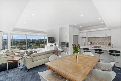 Photo of property in 9/49 Browns Road, Browns Bay, Auckland, 0630