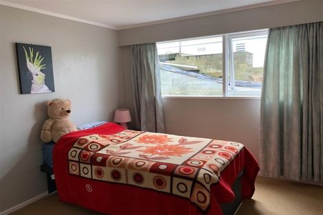 Photo of property in 15 Goddard Grove, Churton Park, Wellington, 6037