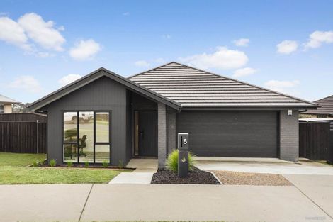 Photo of property in 8 Omahuru Road, Glenbrook, 2681