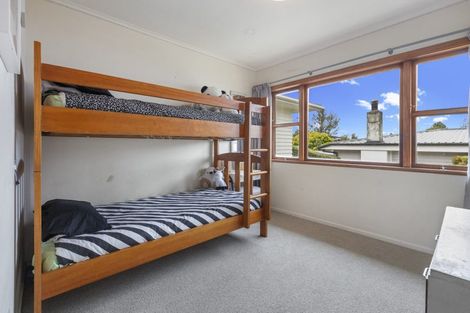 Photo of property in 21 Taipari Road, Te Atatu Peninsula, Auckland, 0610