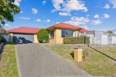 Photo of property in 32 Monarch Place, Paraparaumu Beach, Paraparaumu, 5032