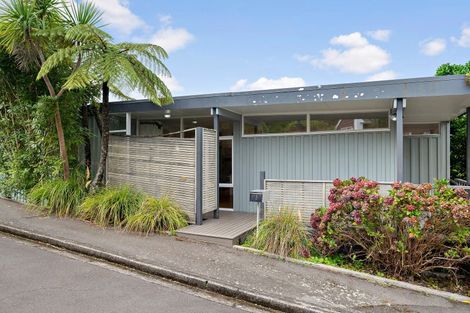 Photo of property in 3 Mamaku Grove, Khandallah, Wellington, 6035