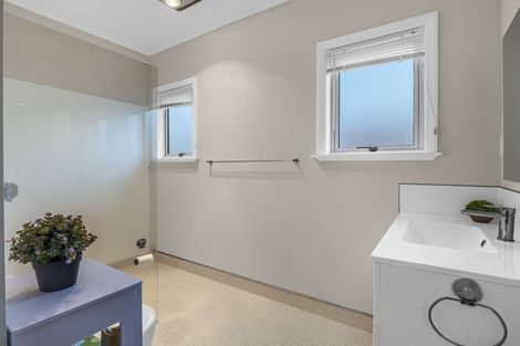 Photo of property in 66 Great North Road, Saint Johns Hill, Whanganui, 4500