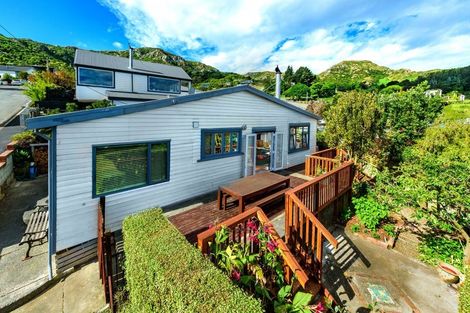 Photo of property in 10 Cornwall Road, Lyttelton, 8082