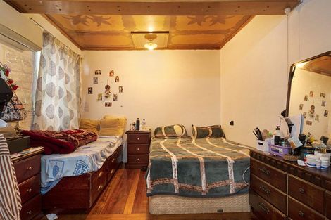 Photo of property in 92 Portage Road, New Lynn, Auckland, 0600