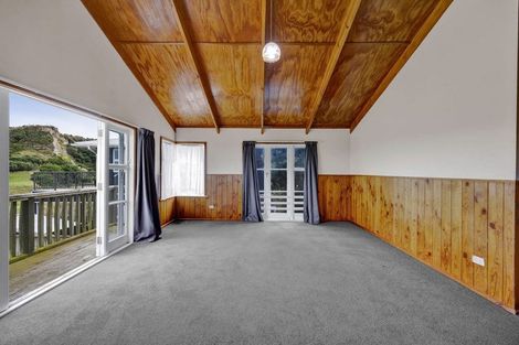 Photo of property in 52 Kawei Road, Ohawe, Hawera, 4671