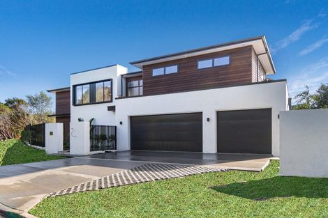 Photo of property in 5 Waipuia Place, Greenhithe, Auckland, 0632