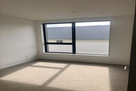 Photo of property in 62u2 Spenmoor Street, Newlands, Wellington, 6037