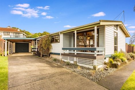 Photo of property in 33 Bodmin Terrace, Camborne, Porirua, 5026