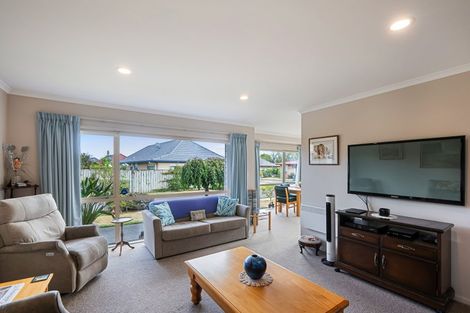 Photo of property in Trackside Villas, 41/91 Mako Mako Road, Levin, 5510