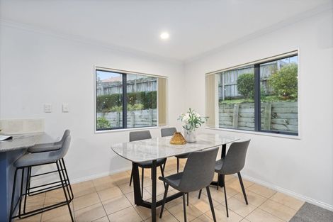 Photo of property in 6 Rosebay Rise, Henderson, Auckland, 0610