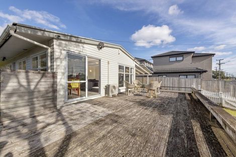 Photo of property in 26 Tiraumea Drive, Pakuranga, Auckland, 2010