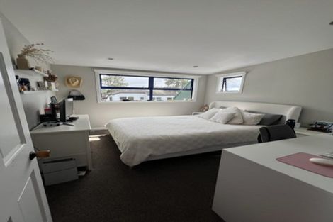 Photo of property in 22 Capilano Place, Glenfield, Auckland, 0629