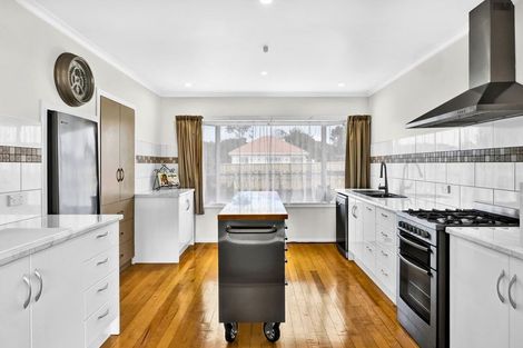 Photo of property in 14 Ropata Street, Hawera, 4610