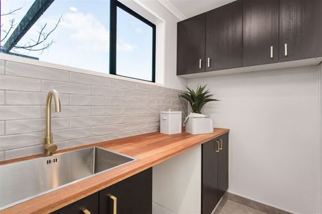 Photo of property in 1/97 Weston Road, St Albans, Christchurch, 8052