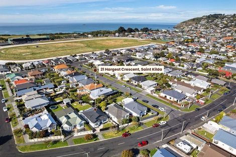 Photo of property in 21 Hargest Crescent, Saint Kilda, Dunedin, 9012