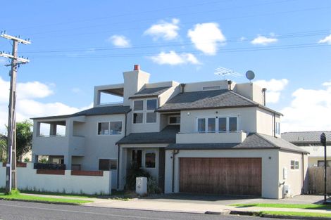 Photo of property in 8a Devon Road, Bucklands Beach, Auckland, 2012