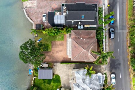 Photo of property in 6 Waiwera Road, Waiwera, Orewa, 0994