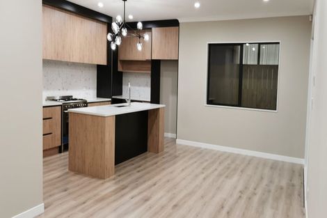 Photo of property in 30 Godfrey Drive, Orewa, 0931