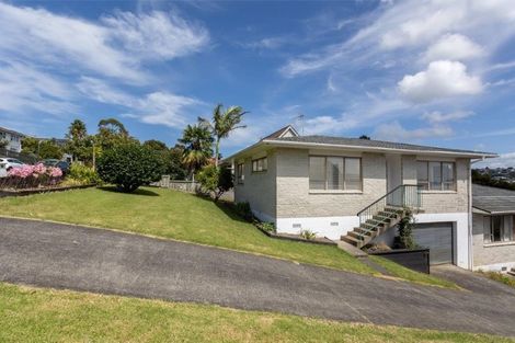 Photo of property in 1/32 Shanaway Rise, Hillcrest, Auckland, 0627