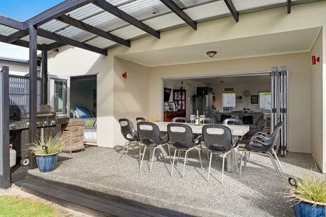 Photo of property in 227b Ocean Road, Whangamata, 3620