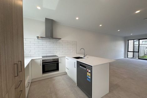 Photo of property in 19 Oyster Drive, Whenuapai, 0618