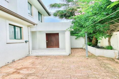 Photo of property in 1/881 East Coast Road, Northcross, Auckland, 0632
