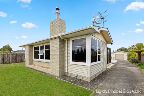 Photo of property in 28 Mazengarb Road, Paraparaumu Beach, Paraparaumu, 5032