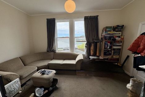 Photo of property in 2 Yale Road, Mount Cook, Wellington, 6021