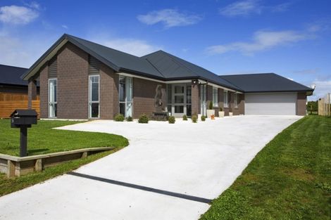 Photo of property in 56 Norfolk Drive, Cambridge, 3434