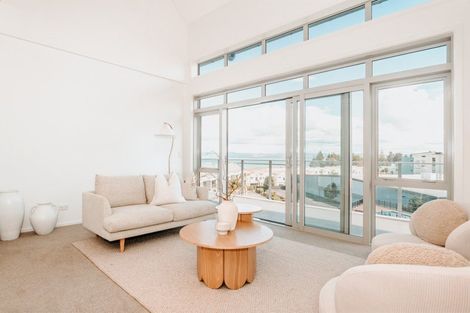 Photo of property in 1/4 Reads Quay, Gisborne, 4010