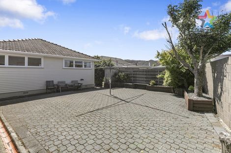 Photo of property in 10 Holyoake Crescent, Avalon, Lower Hutt, 5011