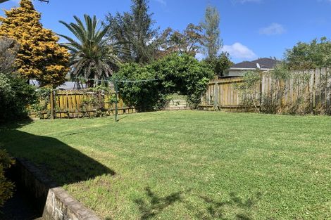 Photo of property in 36 Thornlow Street, Glendene, Auckland, 0602