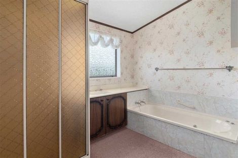 Photo of property in 15a Cooneys Drive, Matua, Tauranga, 3110