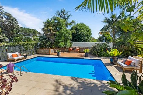 Photo of property in 85 Park Rise, Campbells Bay, Auckland, 0630