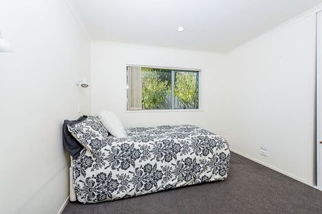 Photo of property in 2a Renata Crescent, Te Atatu Peninsula, Auckland, 0610
