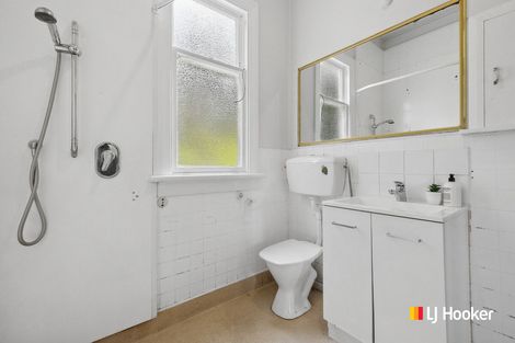 Photo of property in 32 Adderley Terrace, Ravensbourne, Dunedin, 9022