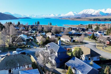 Photo of property in 35 Aorangi Crescent, Lake Tekapo, 7999