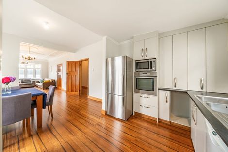 Photo of property in 141 Breaker Bay Road, Breaker Bay, Wellington, 6022