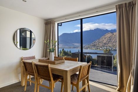 Photo of property in 18 Goldrush Way, Queenstown, 9300