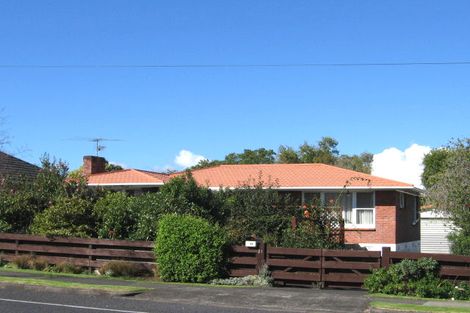 Photo of property in 81 Hutchinsons Road, Bucklands Beach, Auckland, 2014
