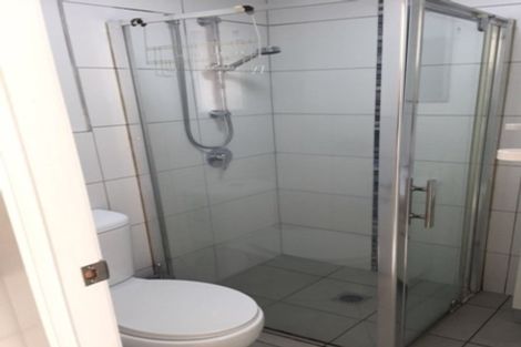 Photo of property in 2/70 Hogans Road, Glenfield, Auckland, 0629