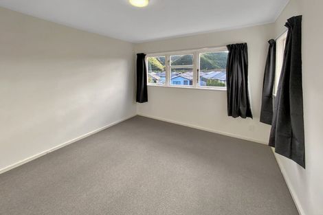 Photo of property in 95 Farmer Crescent, Taita, Lower Hutt, 5011