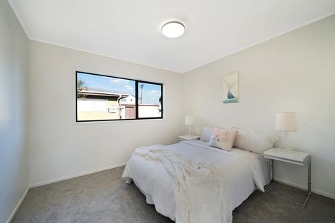 Photo of property in 3/1a Amberley Avenue, Te Atatu South, Auckland, 0610