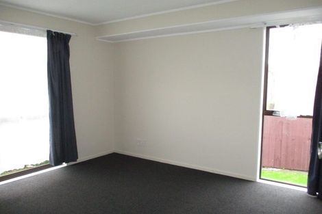 Photo of property in 22 Glen Close, Glen Eden, Auckland, 0602